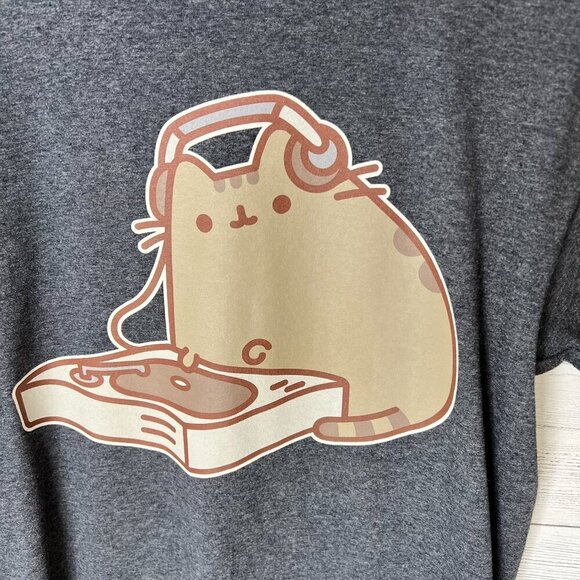 Pusheen T Shirt Womens Size Small Gray DJ Cat Cotton Blend Kawaii Everyday - Picture 7 of 11